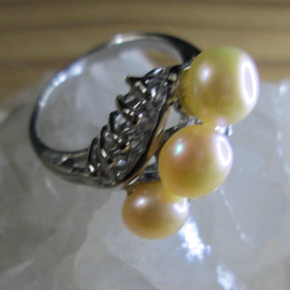 Freshwater Pearl and Crystal Fashion ring - Picture 2 of 5